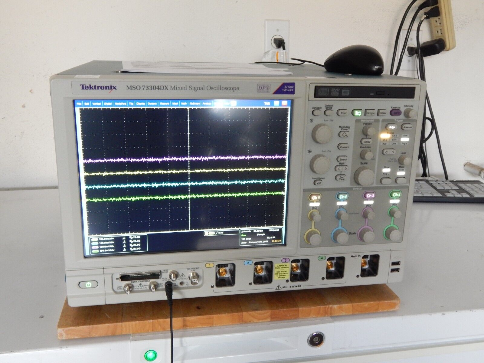 Tektronix MSO73304DX 33GHz, 100Gs/s, 4+16 Ch., MSO oscilloscope, NIST, W7 Tektronix MSO73304DX 33GHz, 100Gs/s, 4+16 Ch., MSO oscilloscope, NIST, W7